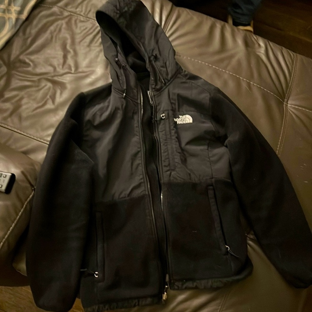 Woman’s Northface Denali Hooded fleece
